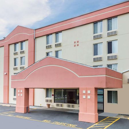 Motel Super 8 By Wyndham Danbury Extérieur photo