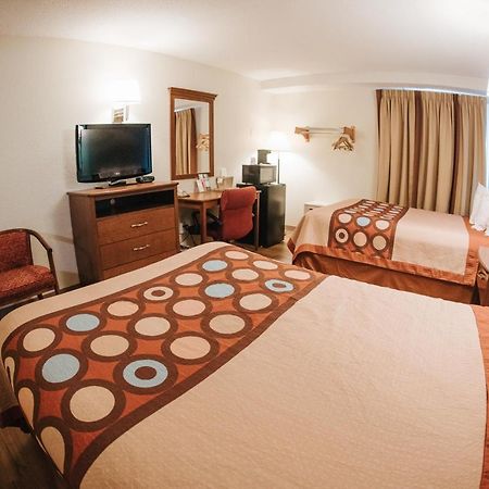 Motel Super 8 By Wyndham Danbury Extérieur photo