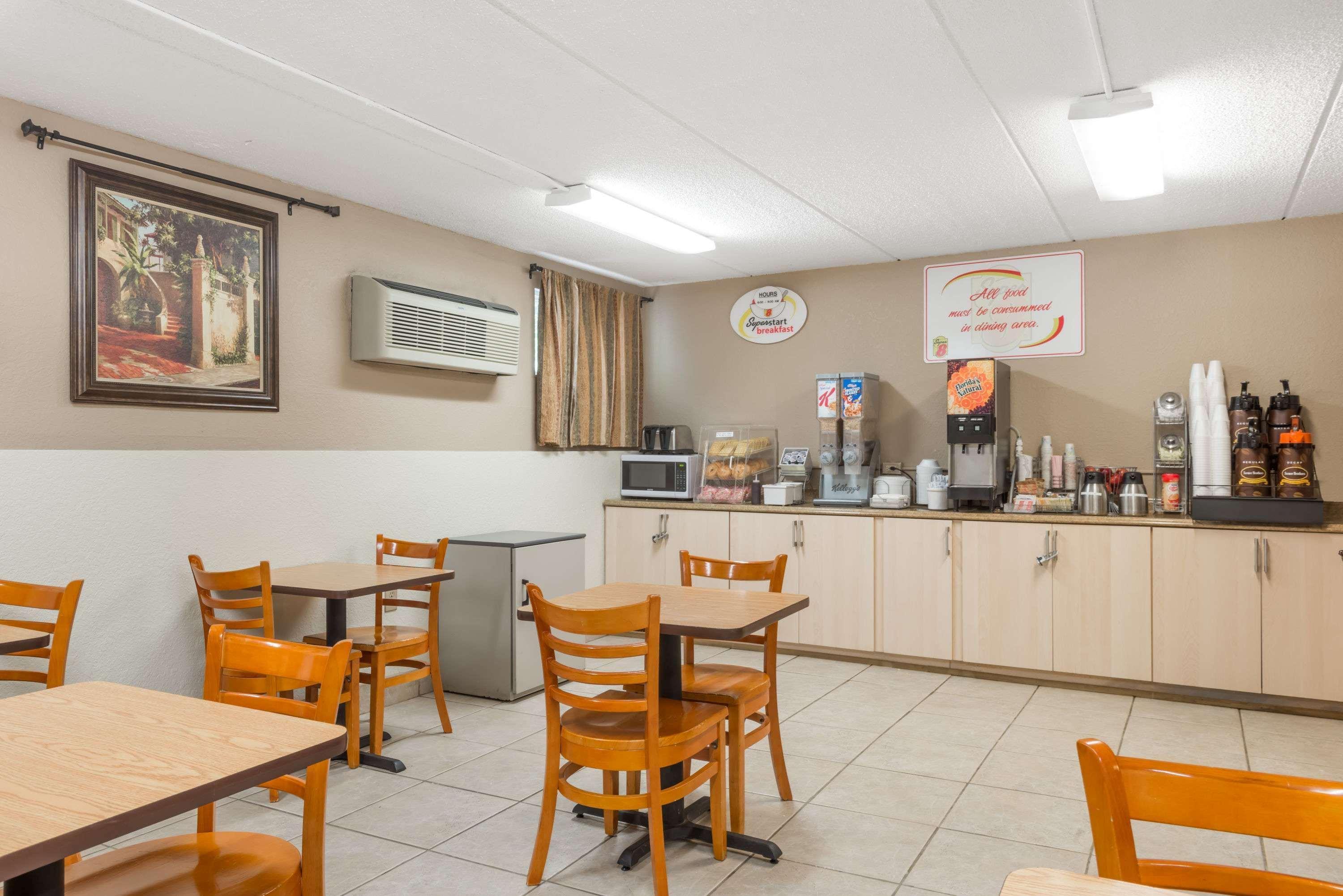 Motel Super 8 By Wyndham Danbury Extérieur photo