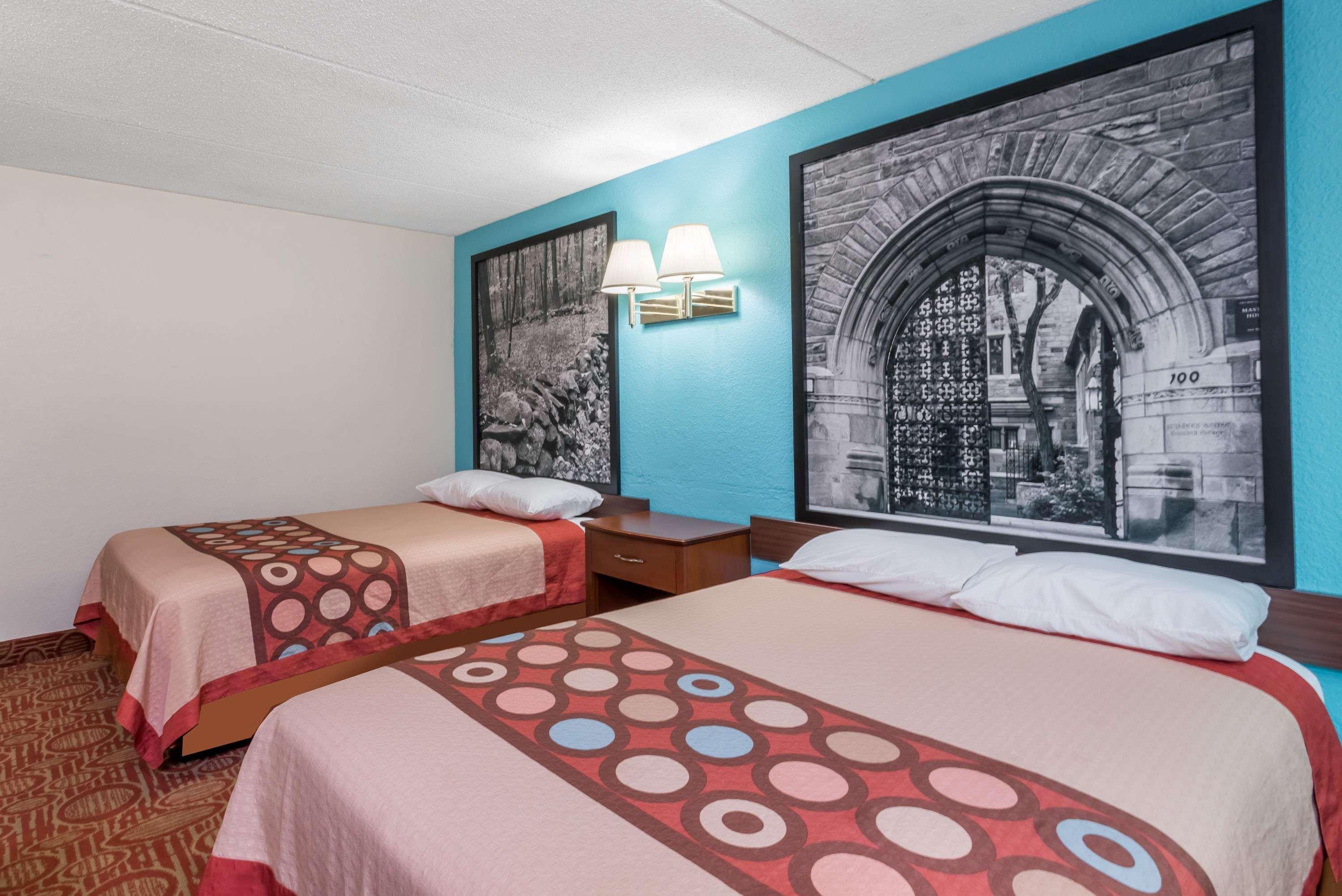 Motel Super 8 By Wyndham Danbury Extérieur photo