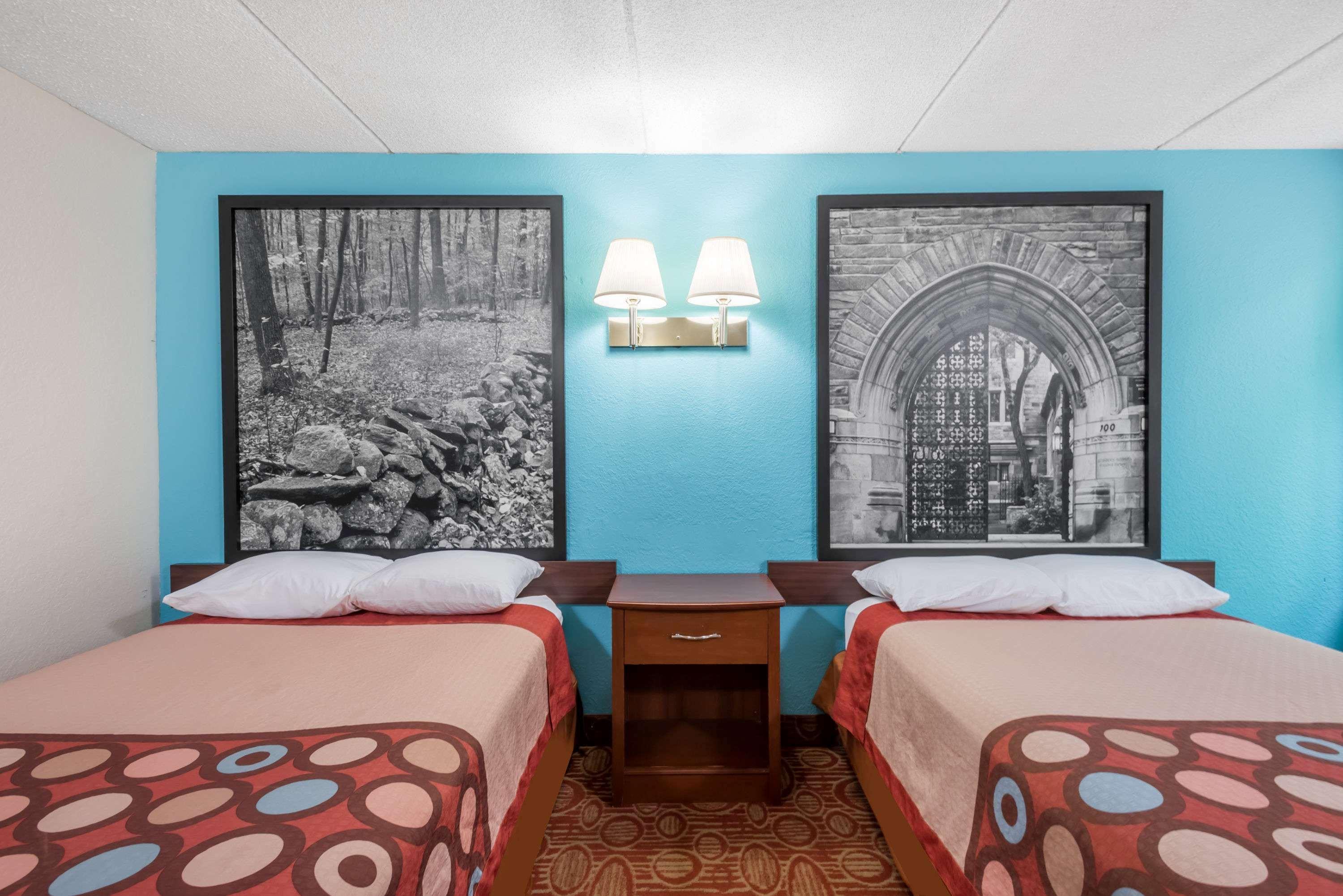 Motel Super 8 By Wyndham Danbury Extérieur photo