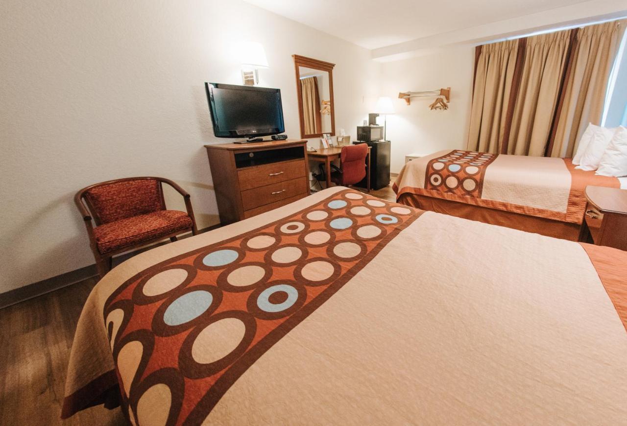 Motel Super 8 By Wyndham Danbury Extérieur photo