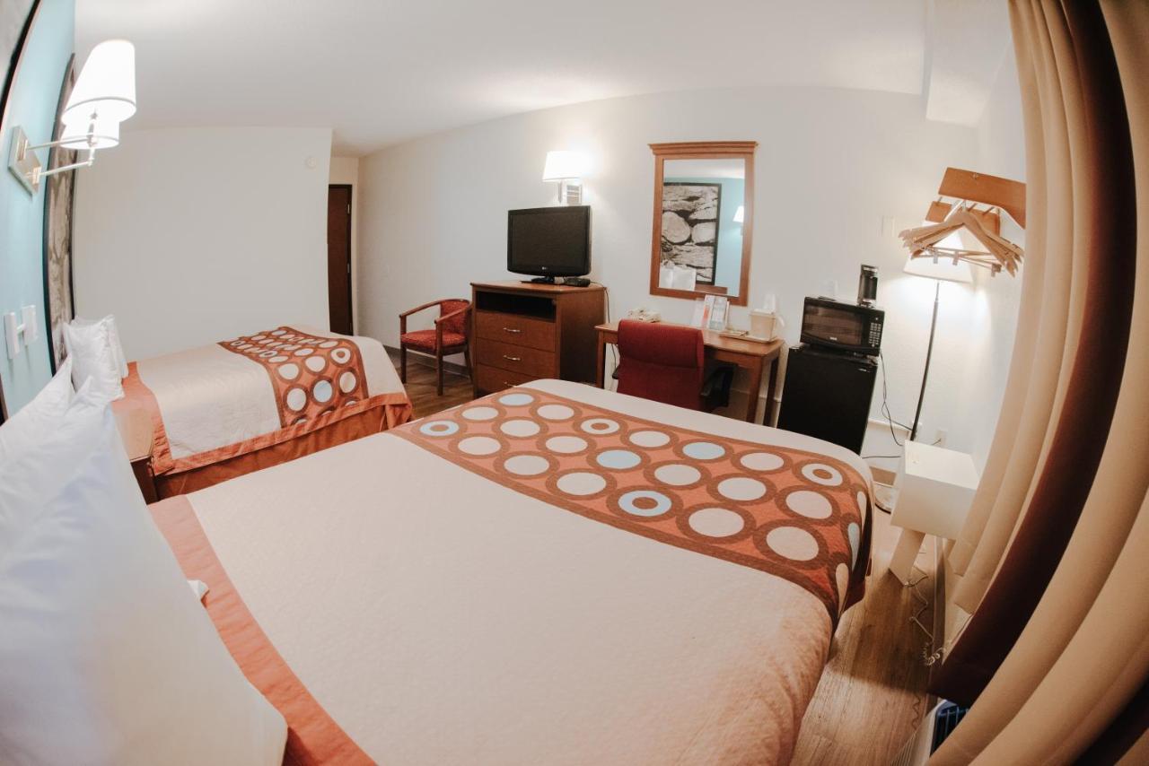 Motel Super 8 By Wyndham Danbury Extérieur photo